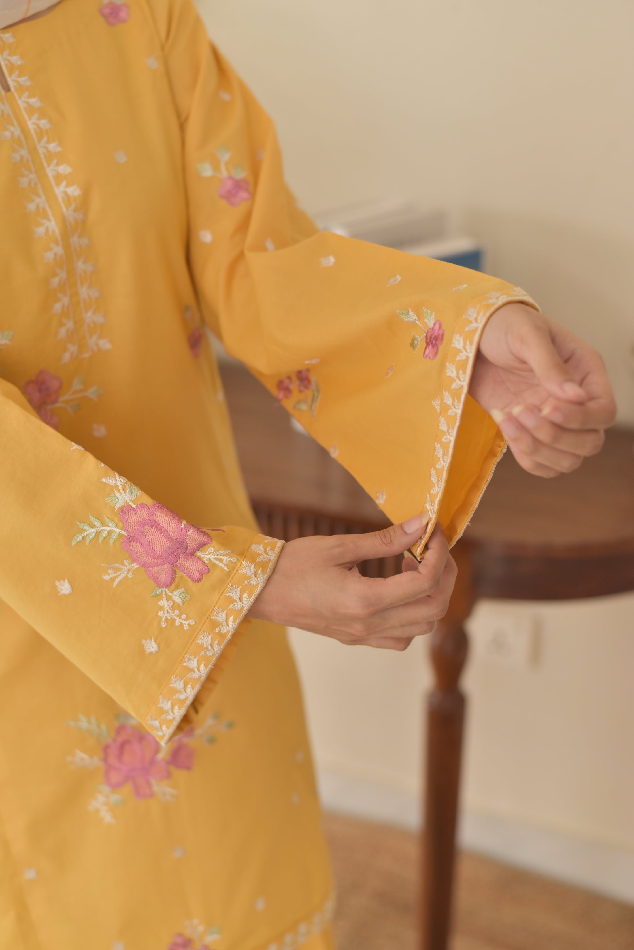 Sunaina Farshi Shalwar Emb 3pc