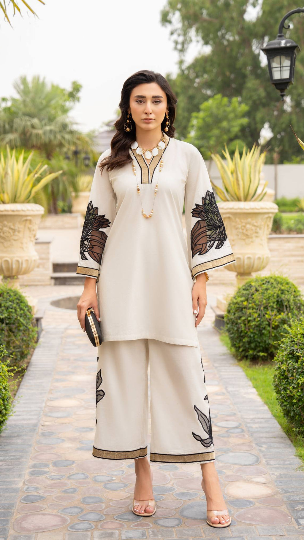 Almond EMBROIDERY 2Piece