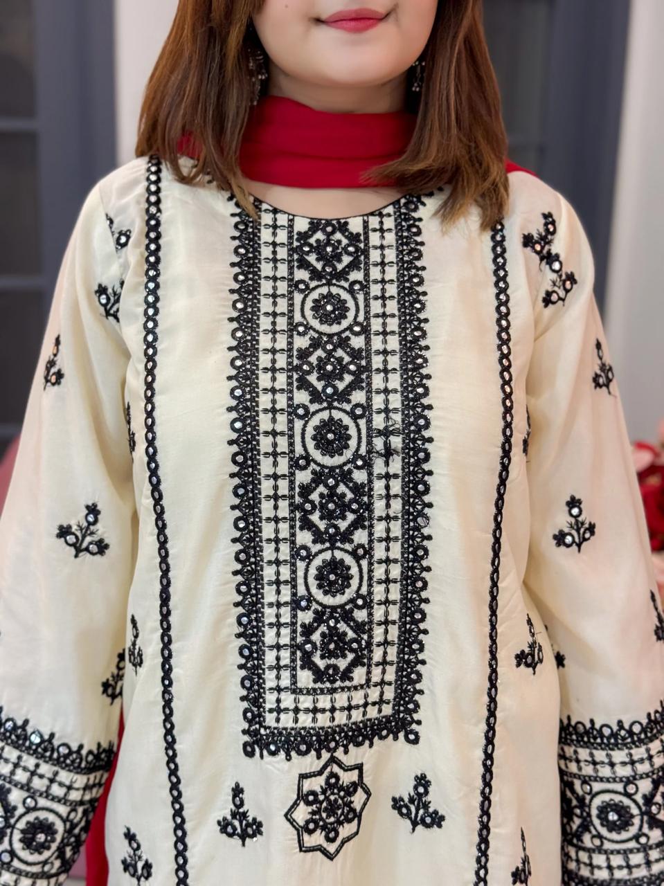 Taaj Embroidered 3pc