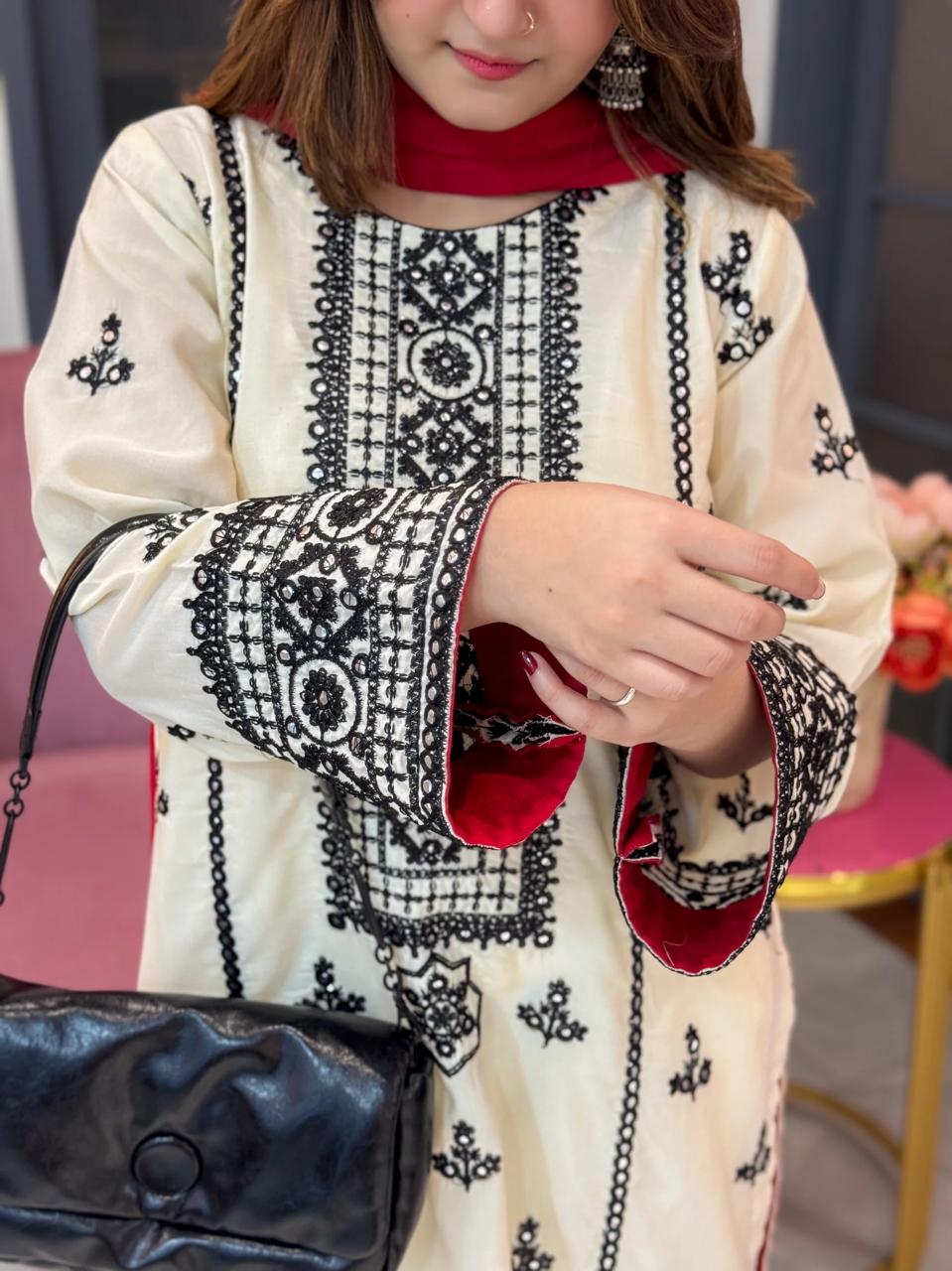 Taaj Embroidered 3pc