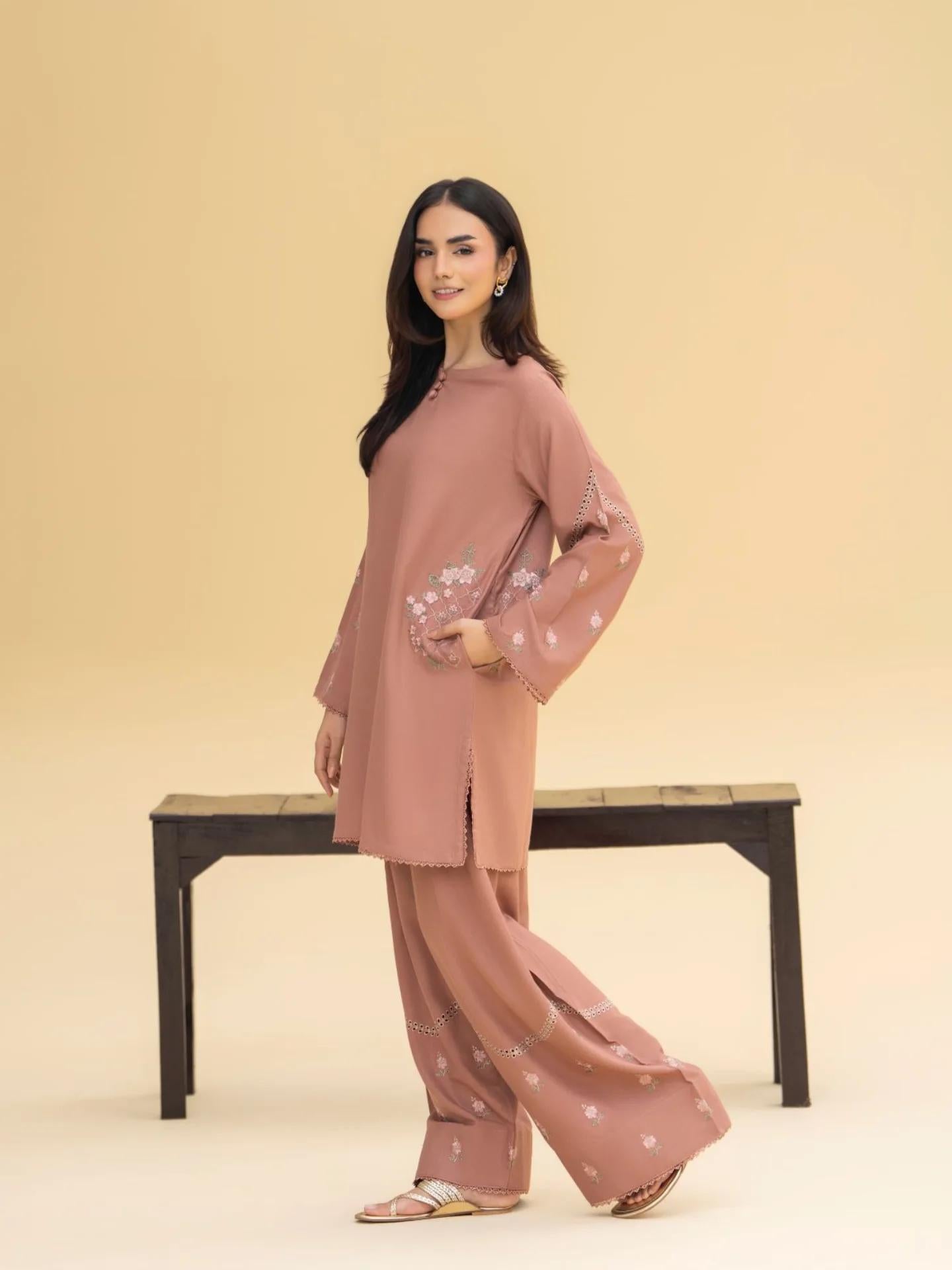 Eshal Pocket Emb Set