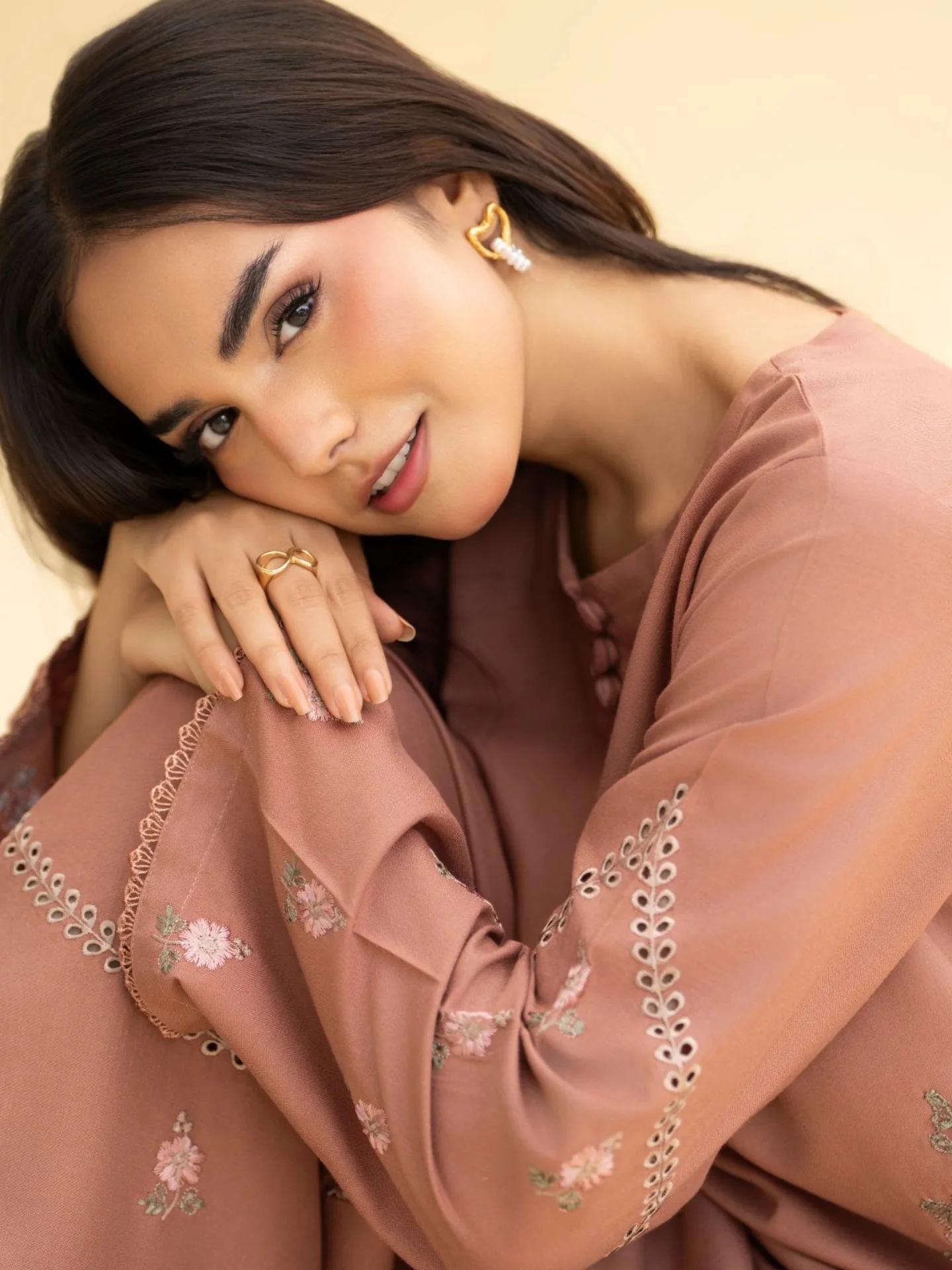 Eshal Pocket Emb Set