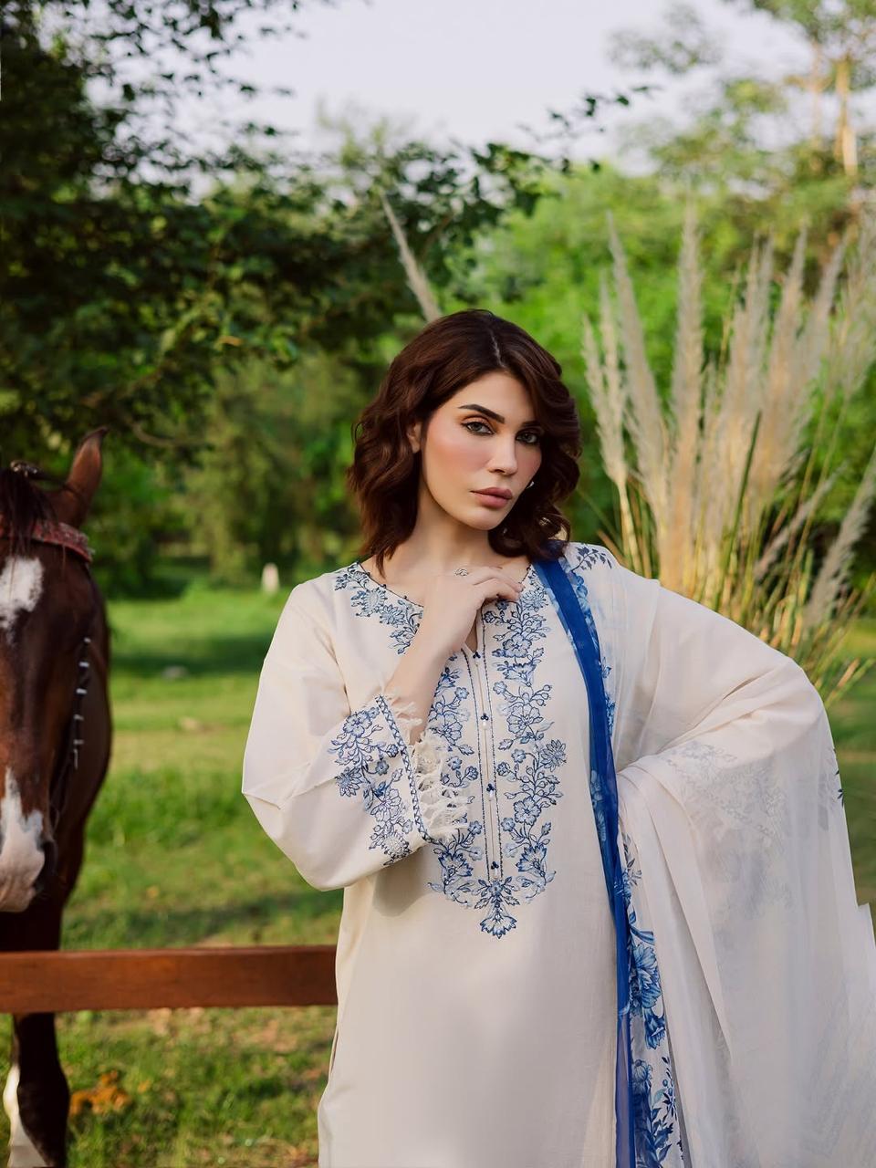 Batik Khaddar Emb 3pc