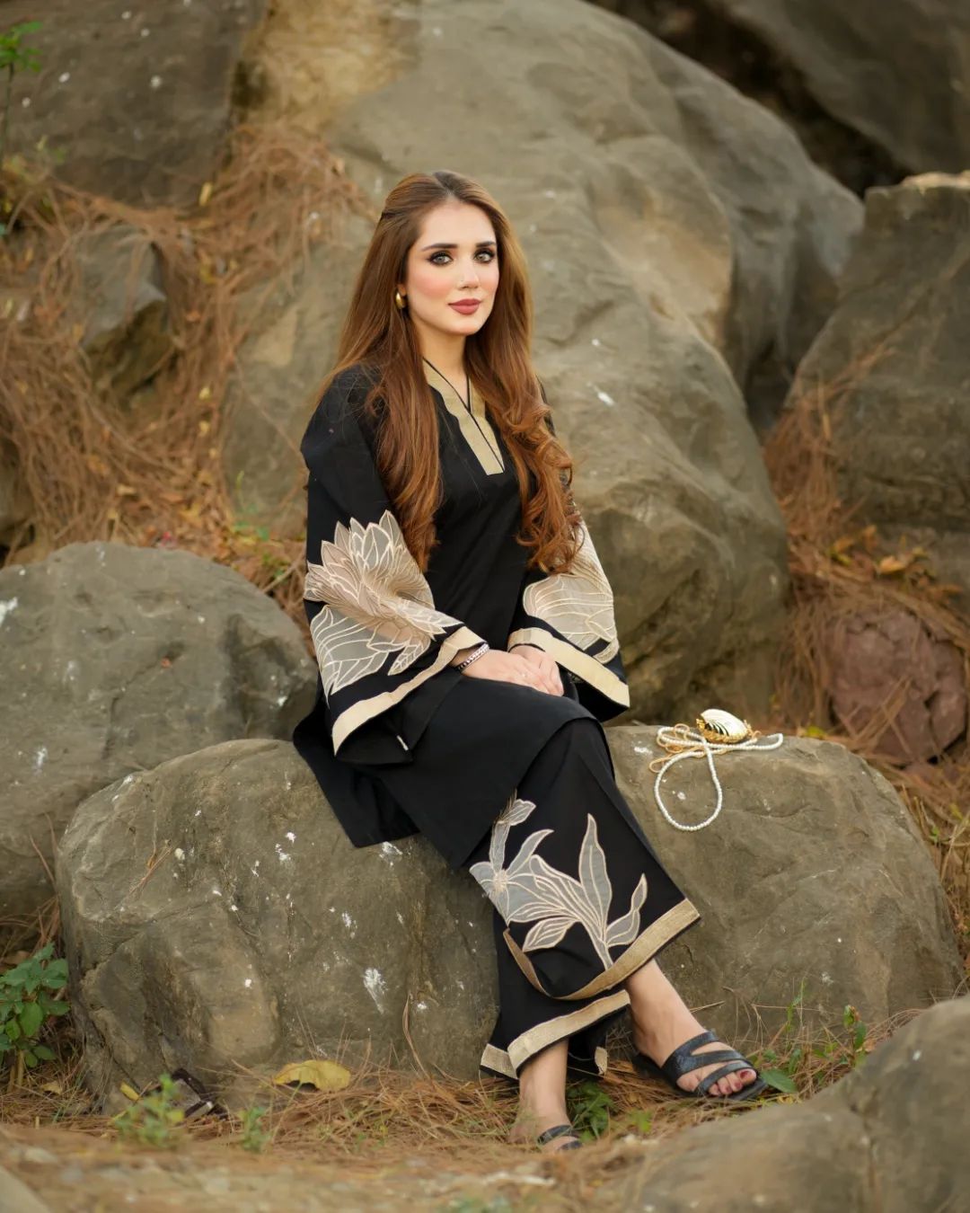 Almond EMBROIDERY 2Piece