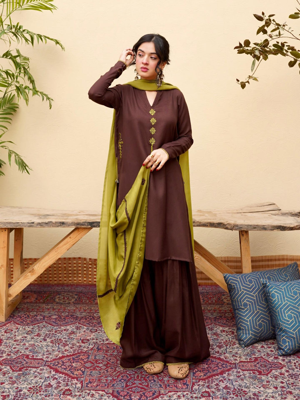 Pista Embroidered 3pc