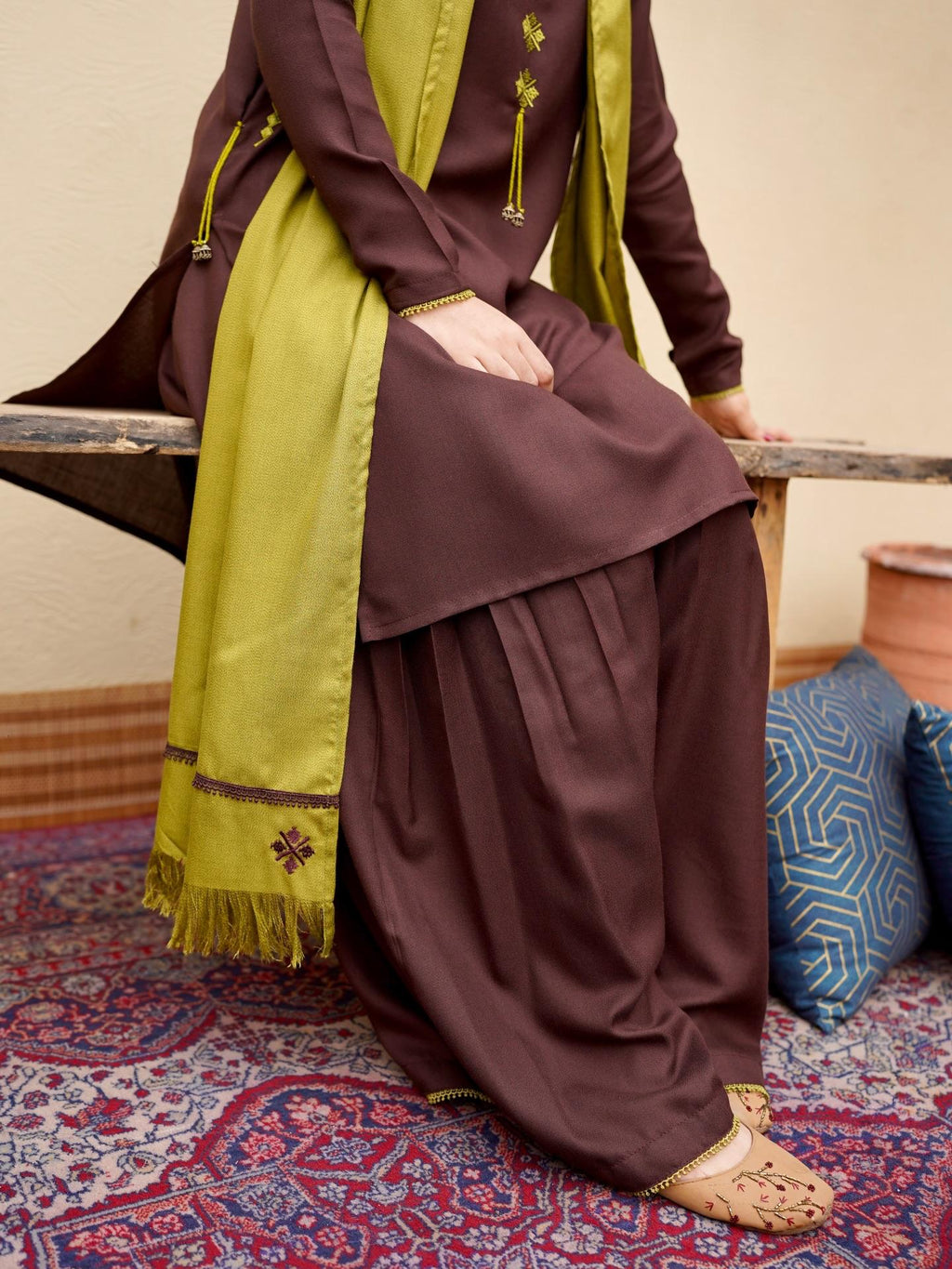 Pista Embroidered 3pc