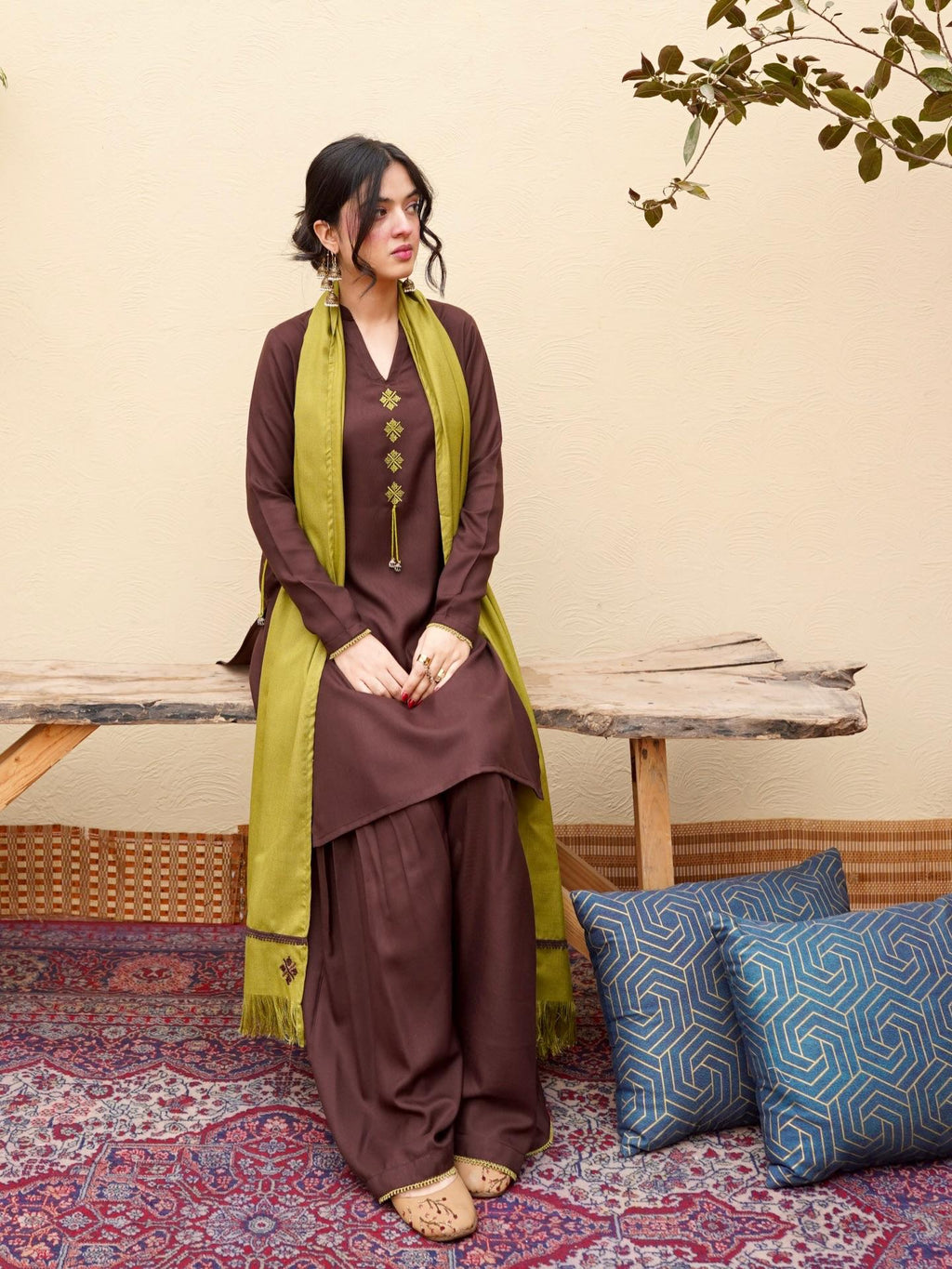 Pista Embroidered 3pc