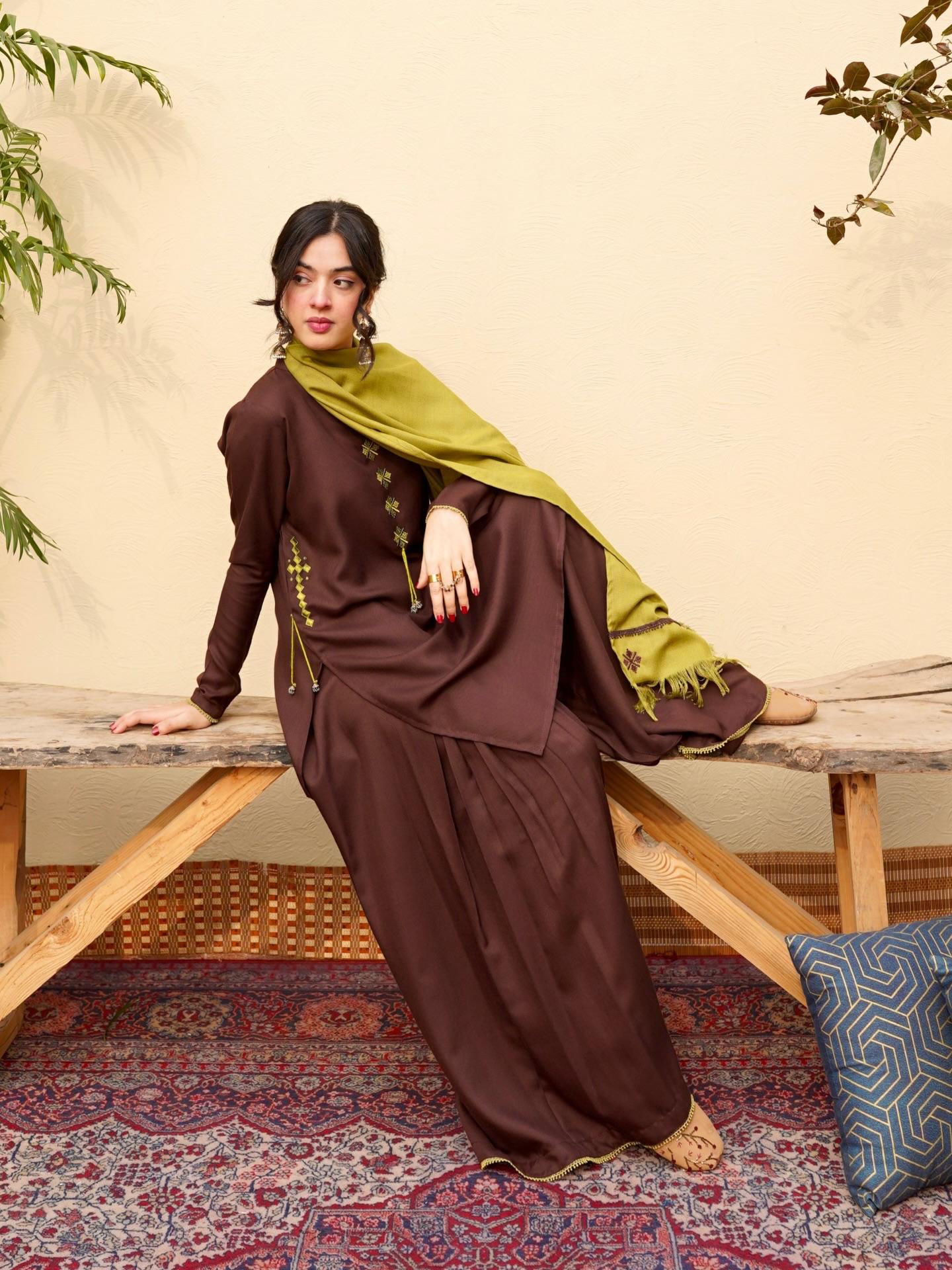 Pista Embroidered 3pc