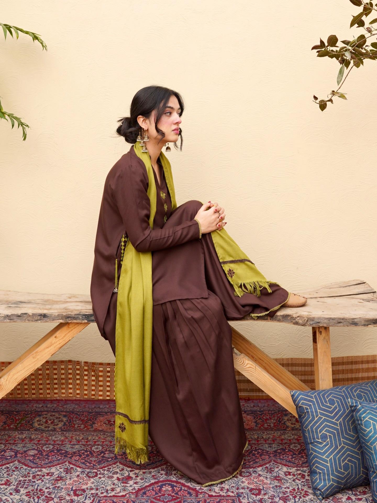 Pista Embroidered 3pc