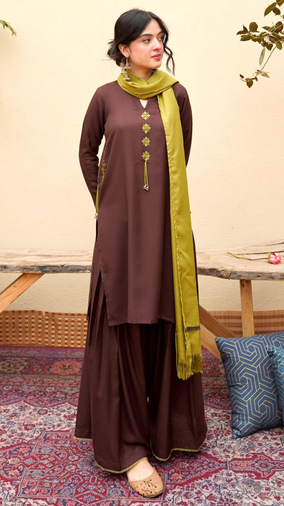 Pista Embroidered 3pc