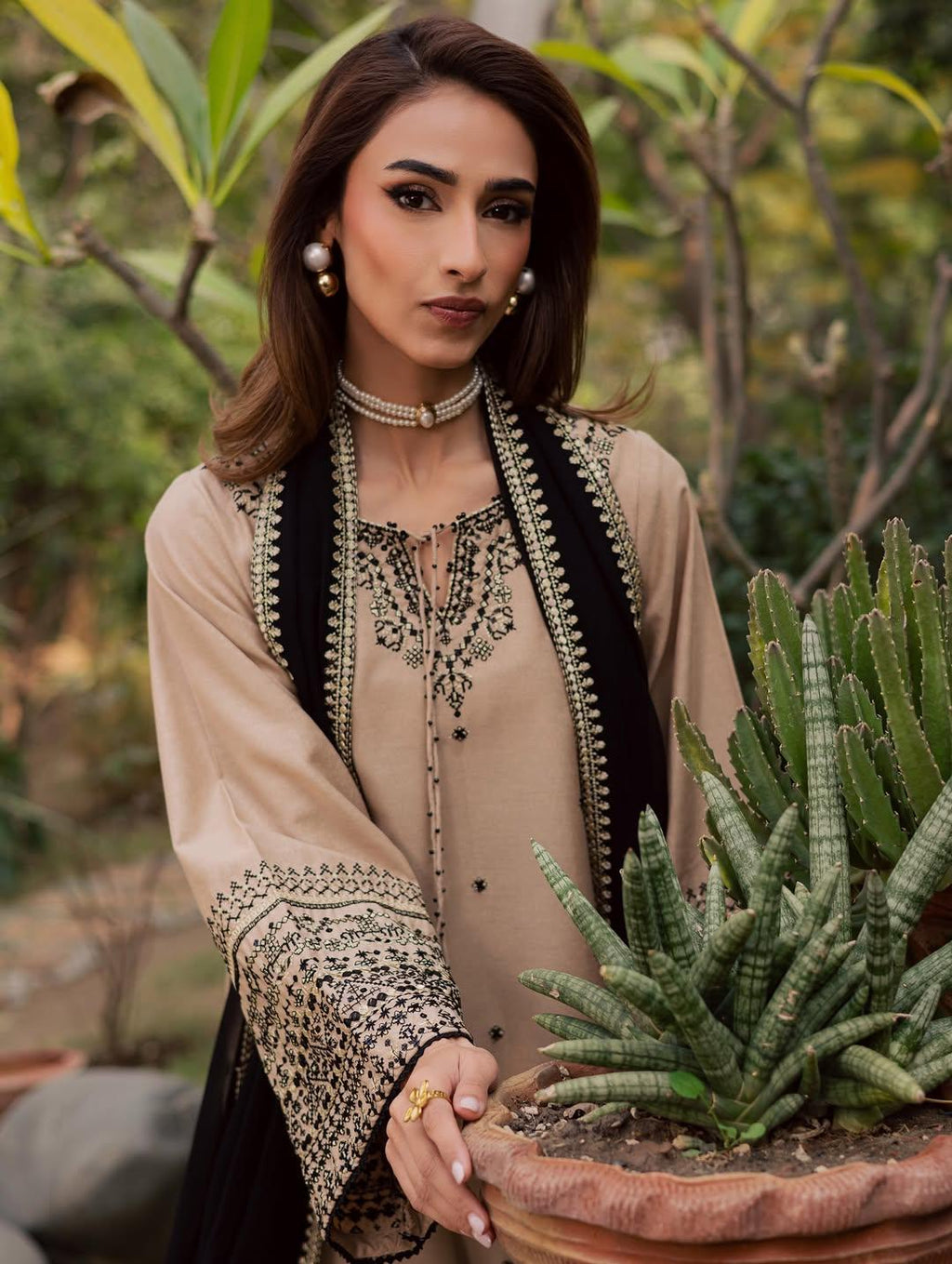 Armas Emb Farshi Shalwar 3pc